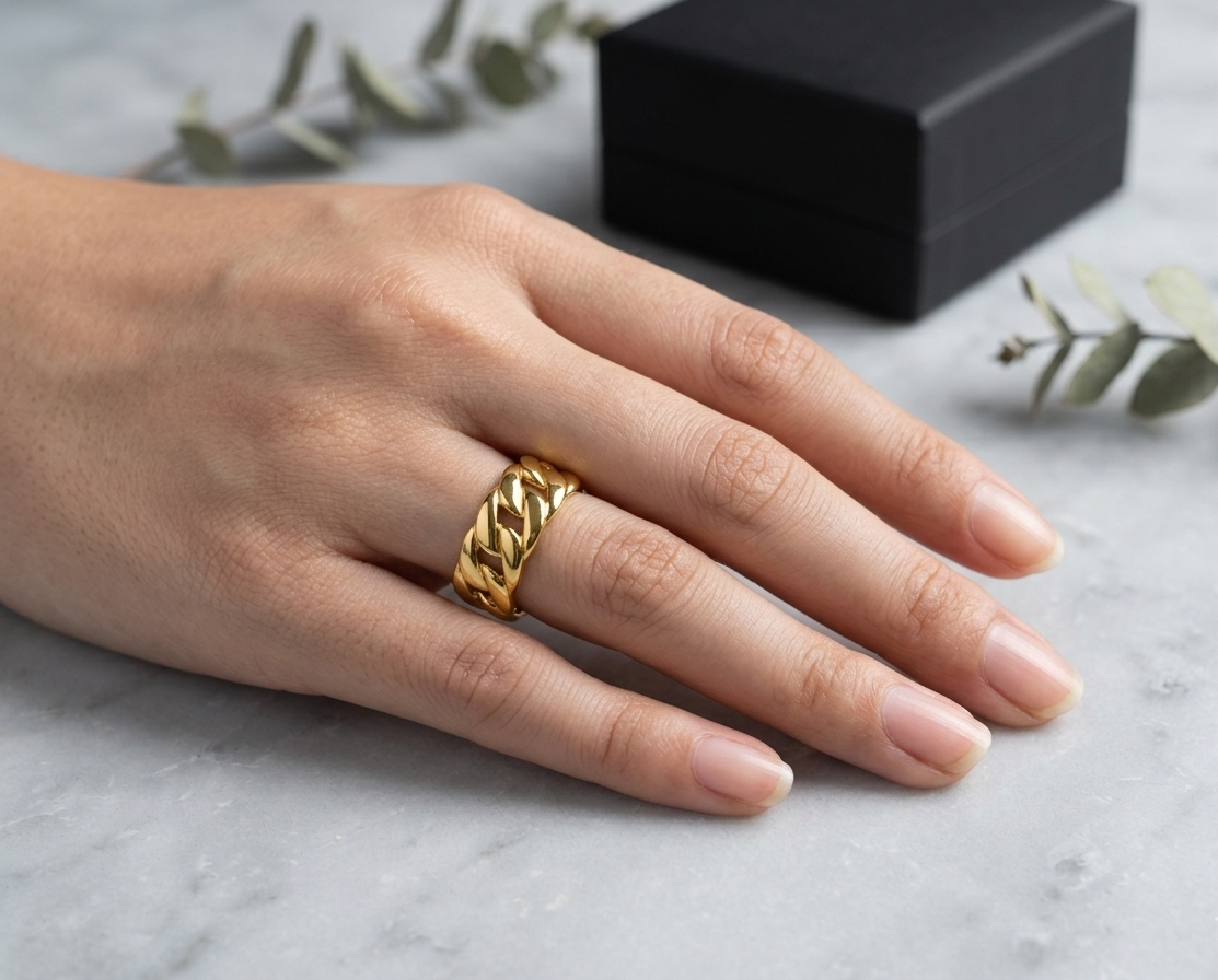 Golden Link Ring