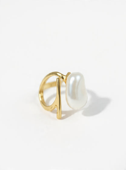Pearl Sculpture Ring